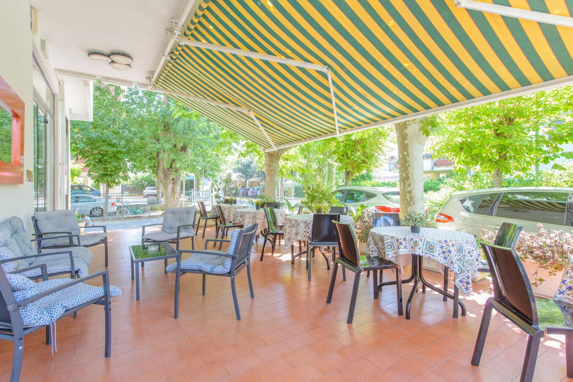 Hotel Avana Mare Rimini Bagian luar foto