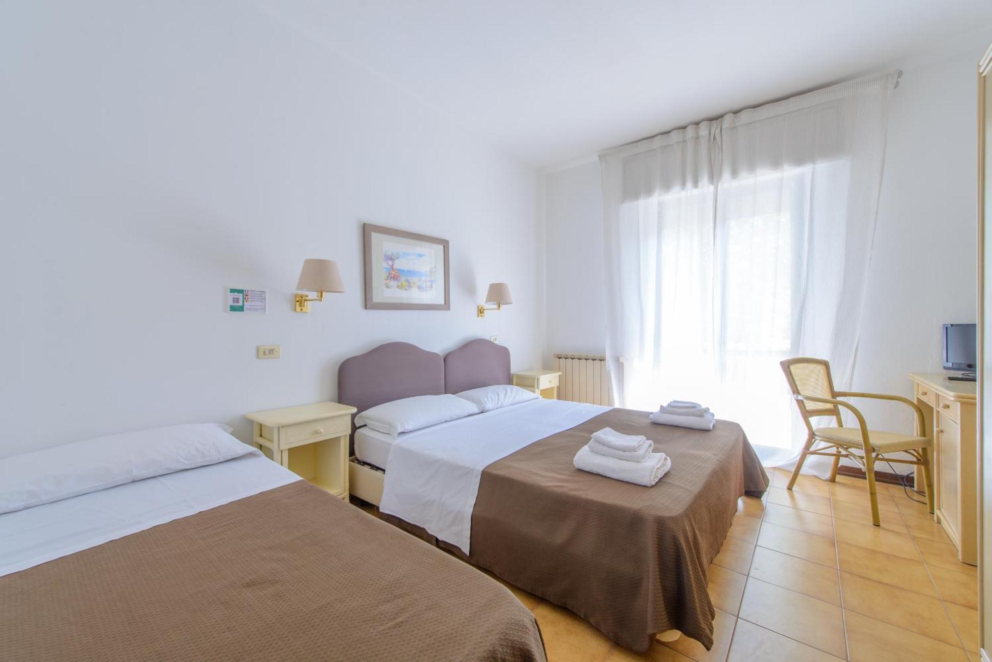 Hotel Avana Mare Rimini Bagian luar foto